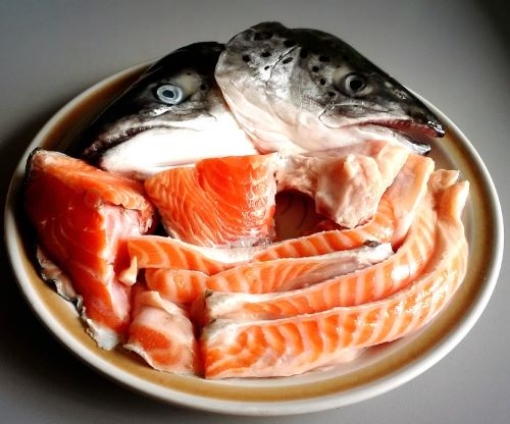 Picture of Fresh Salmon Head with Belly (Dau Ca Hoi co Luon) By Pound